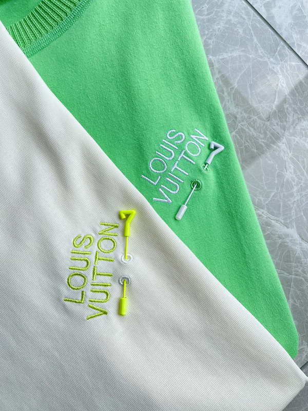 Футболка Louis Vuitton Solid Color With A Hole "Green" фото № 6