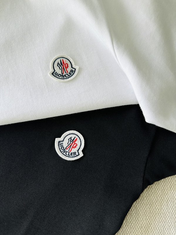 Футболка Moncler With Small Emblem "Black" фото № 2