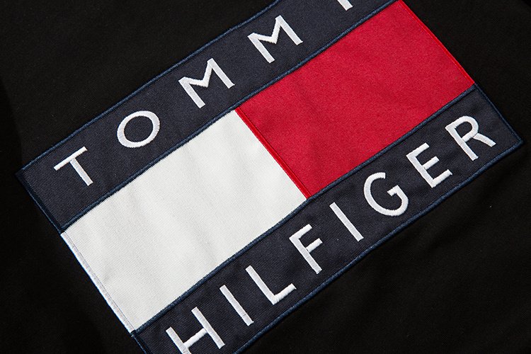 Футболка Tommy Hilfiger With A Sign "Black" фото № 6