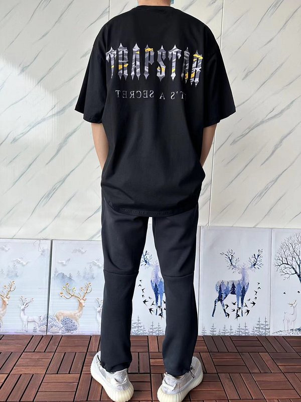 Футболка Trapstar Wide Logo Lettering With Three Color Background Back "Black" фото № 9