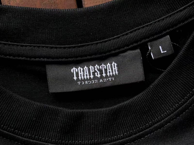 Футболка Trapstar Two Letters Connected By Star "Black" фото № 3