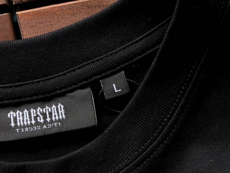 Футболка Trapstar Two Letters Connected By Star "Black" фото № 4