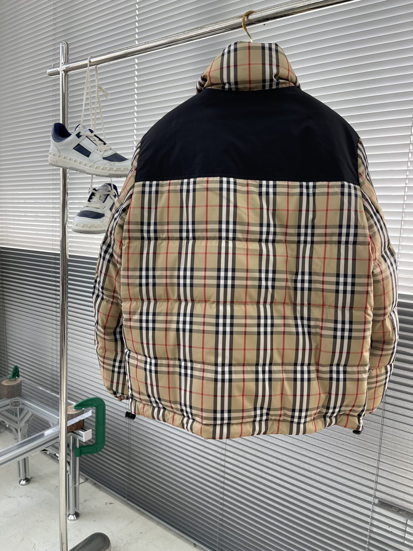 Двусторонний пуховик Burberry Hand Logo "Burberry Beige" фото № 2