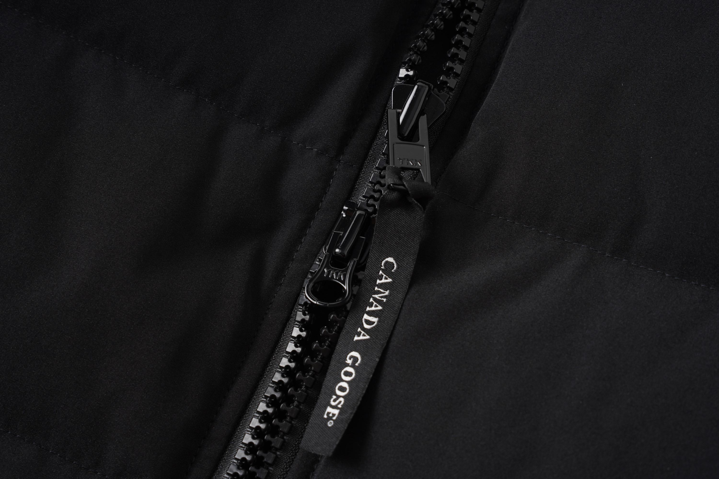 Зимняя куртка Canada Goose Woolford Jacket "Black" фото № 4