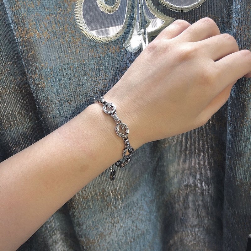 Браслет Gucci With Patterns And Logo Details - Chain With Round Details "Silver" фото № 4