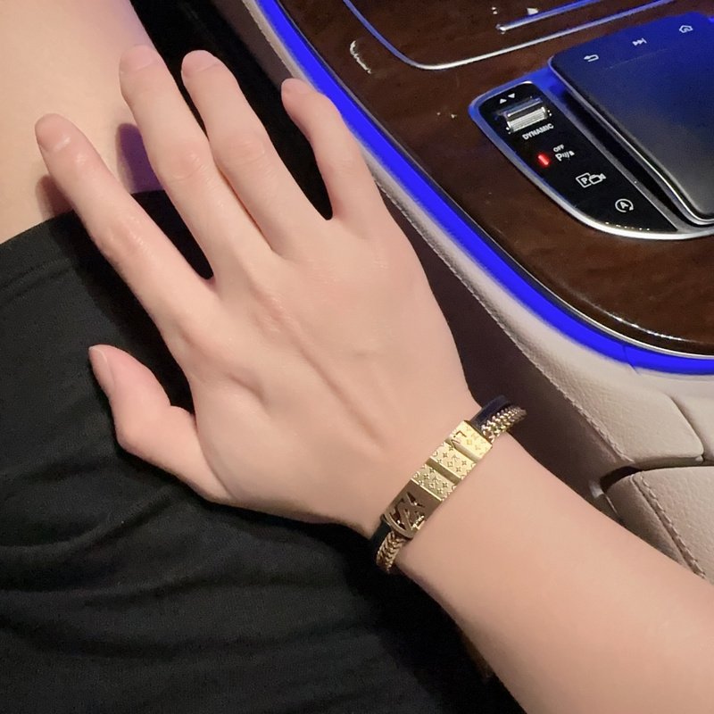 Браслет Louis Vuitton Logo Symbols Along "Gold" фото № 9