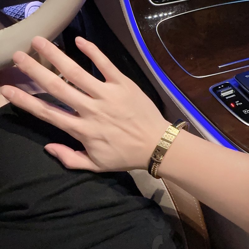 Браслет Louis Vuitton Logo Symbols Along "Gold" фото № 4