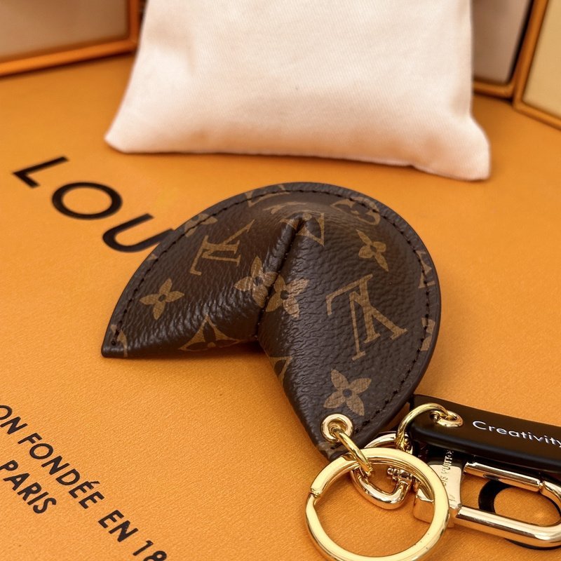 Брелок Louis Vuitton Shaped Like Ears "Deep-brown" фото № 6