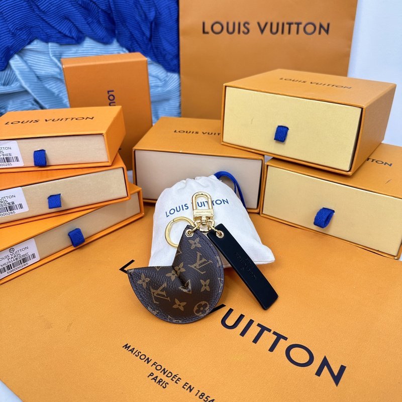 Брелок Louis Vuitton Shaped Like Ears "Deep-brown" фото № 7