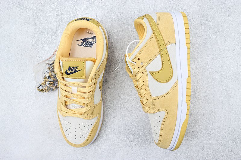 Nike SB Dunk Low "Gold Suede" фото № 6