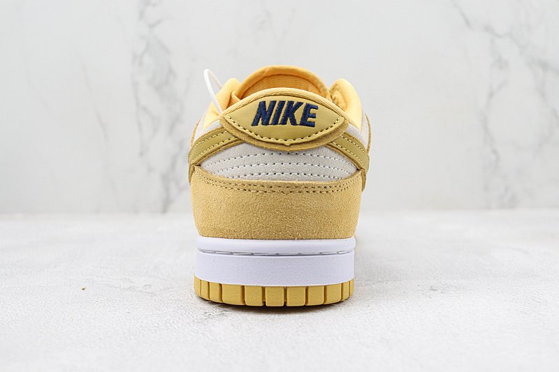 Nike SB Dunk Low "Gold Suede" фото № 8