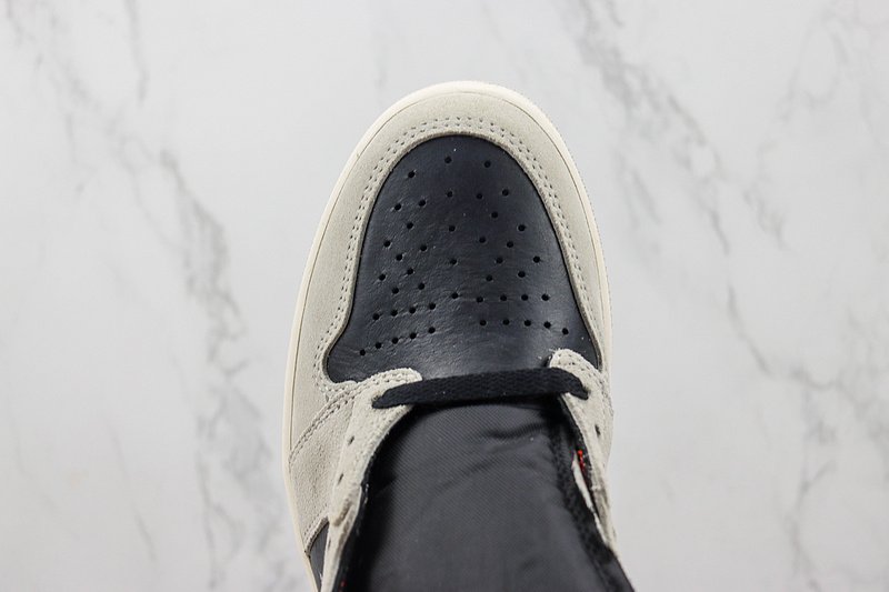 Air Jordan 1 Retro High OG "Neutral Grey/Hyper Crimson" фото № 3