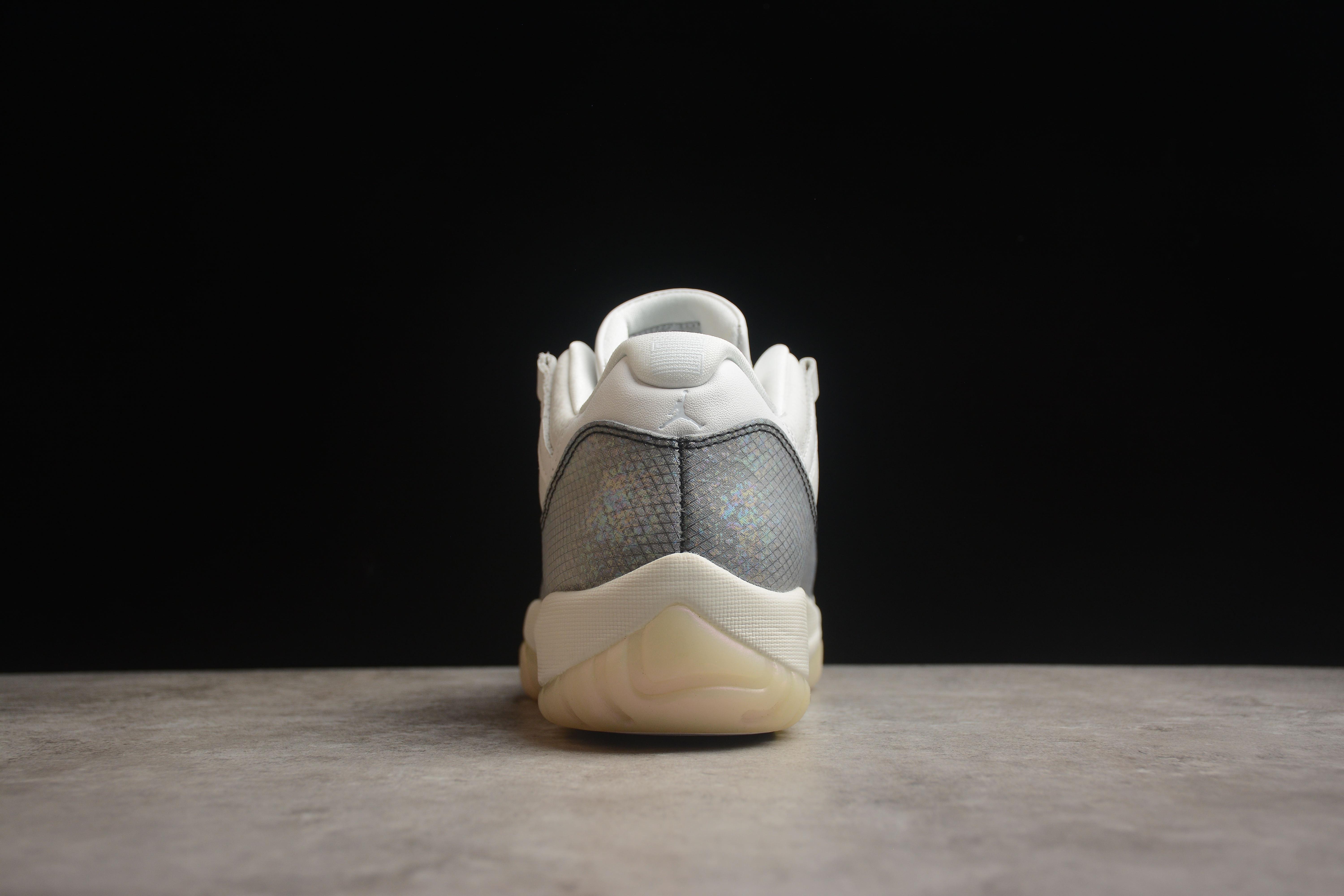 Air Jordan 11 Retro "White Silver" фото № 9