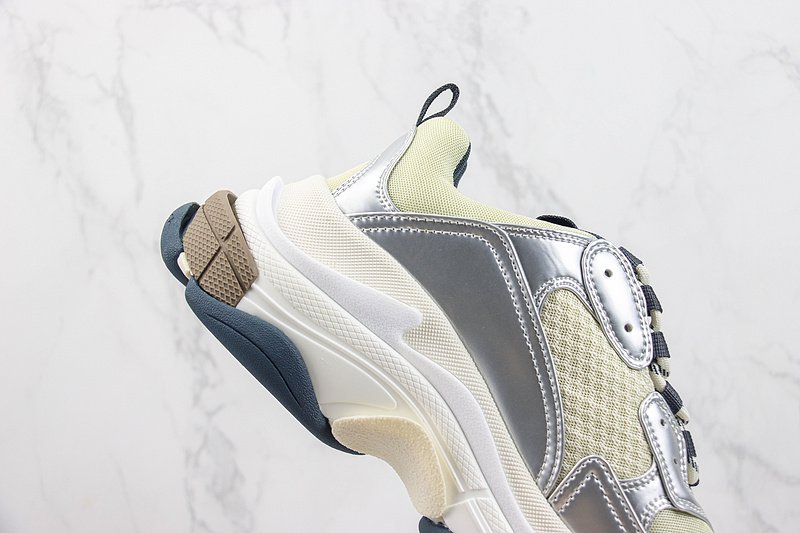 Balenciaga Triple S "Silver Grey/Cream White" фото № 3