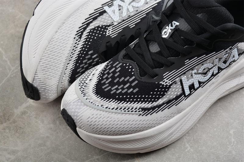 Hoka Skyflow "Black/White" фото № 7