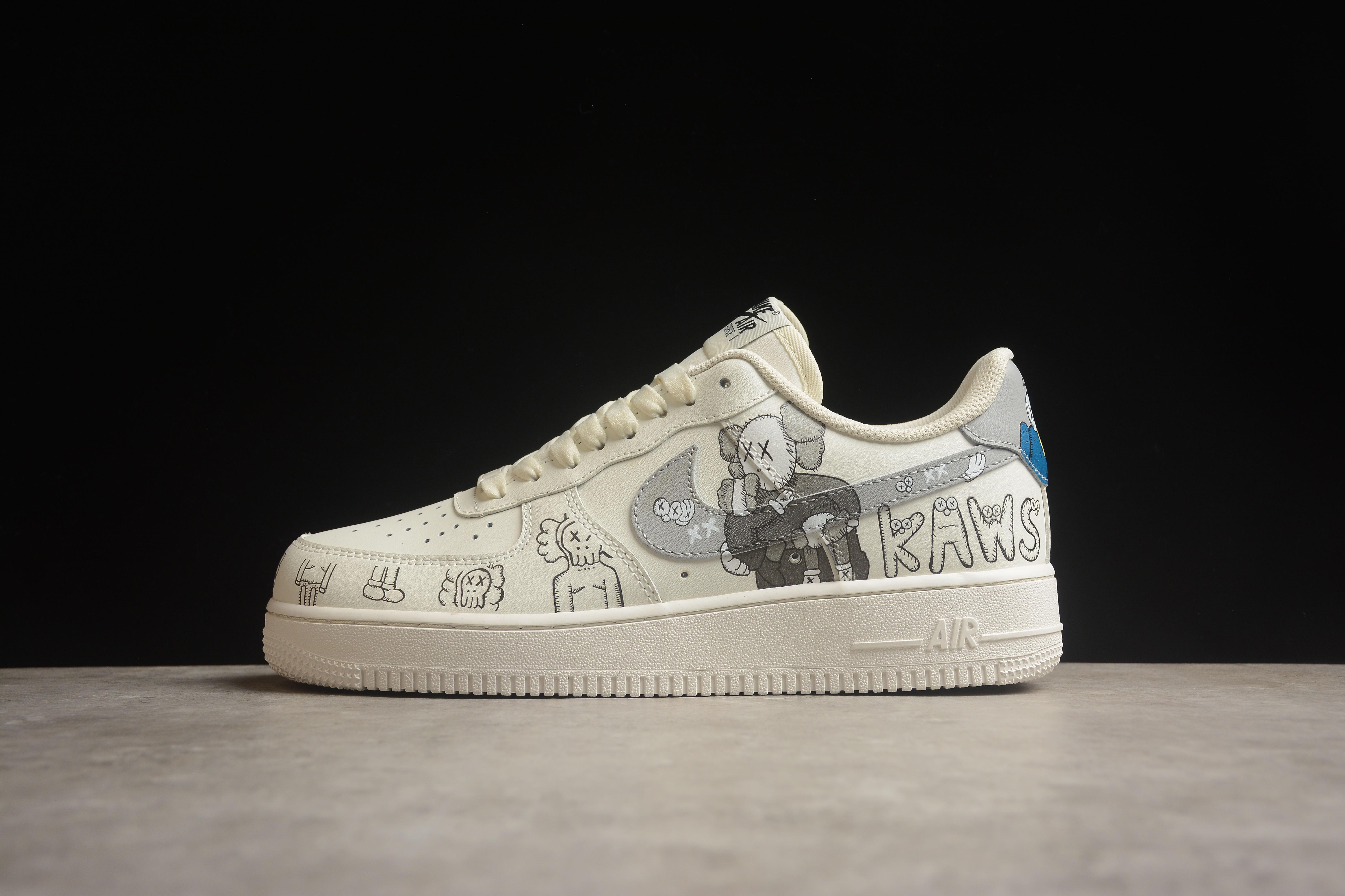 Kaws x Nike Air Force 1 Low "White/Grey" фото № 2