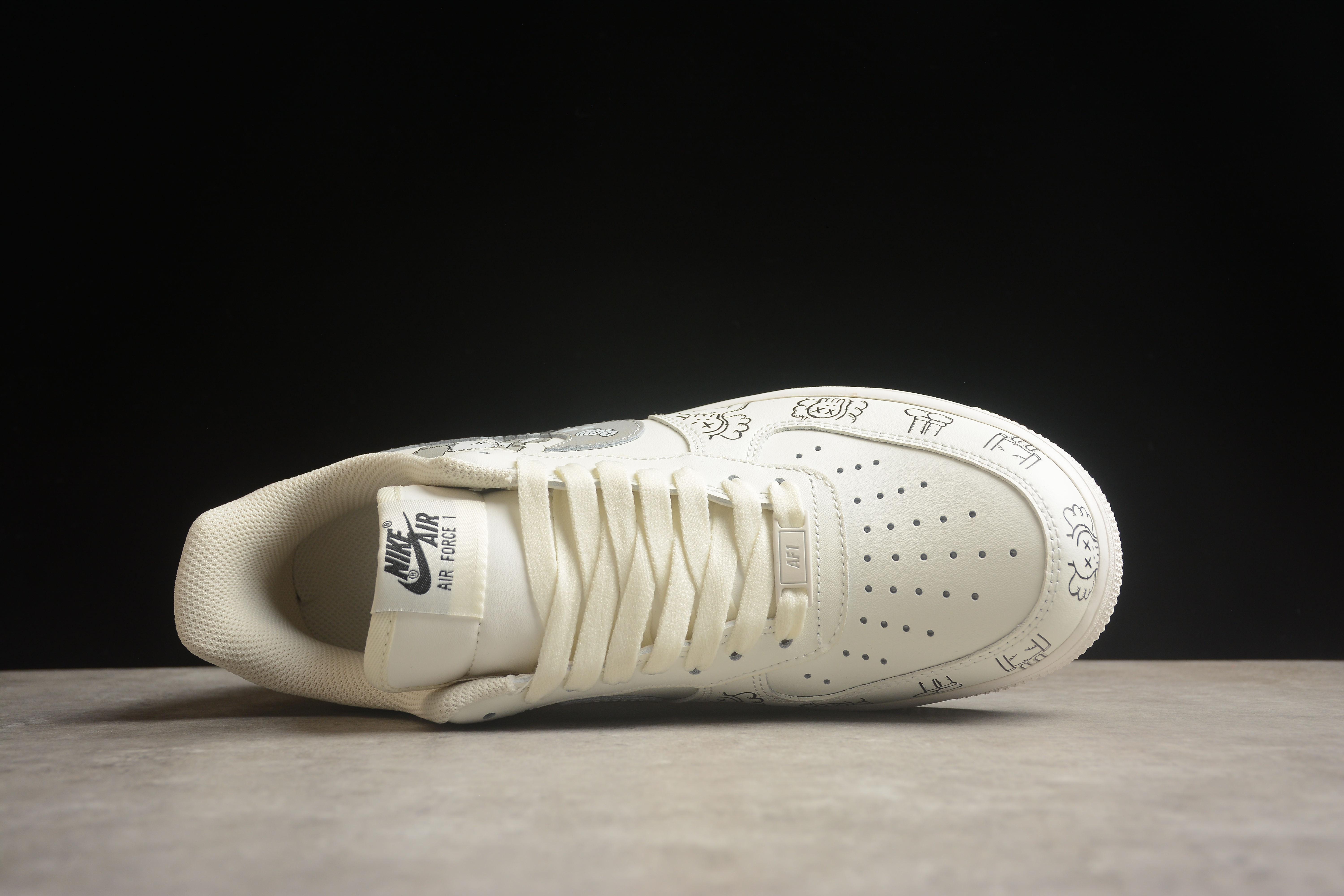 Kaws x Nike Air Force 1 Low "White/Grey" фото № 3