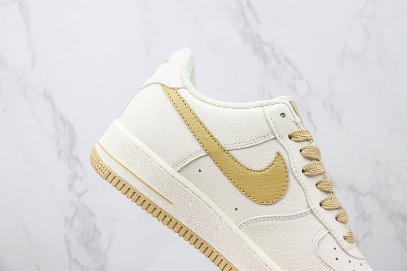 Supreme x Nike Air Force 1 Low "Cream/Beige Sail" фото № 3
