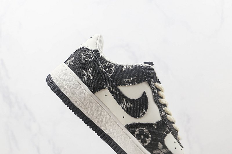 Louis Vuitton x Nike Air Force 1 07 Low "Black/White" фото № 3