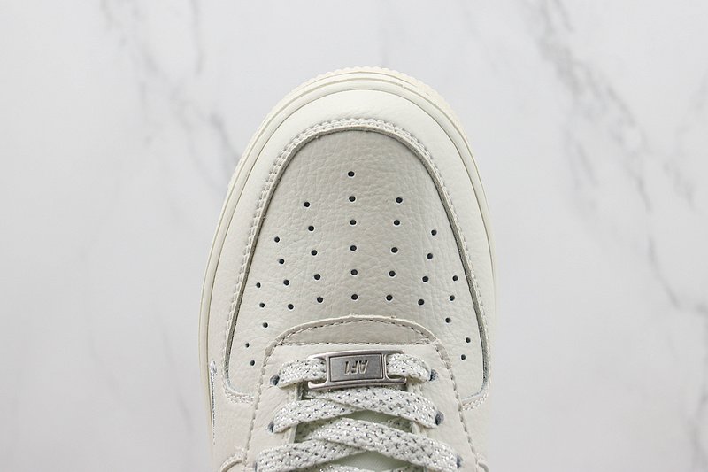 Undefeated x Nike Air Force 1 Low "Brown/Dark Grey/Sliver" фото № 4