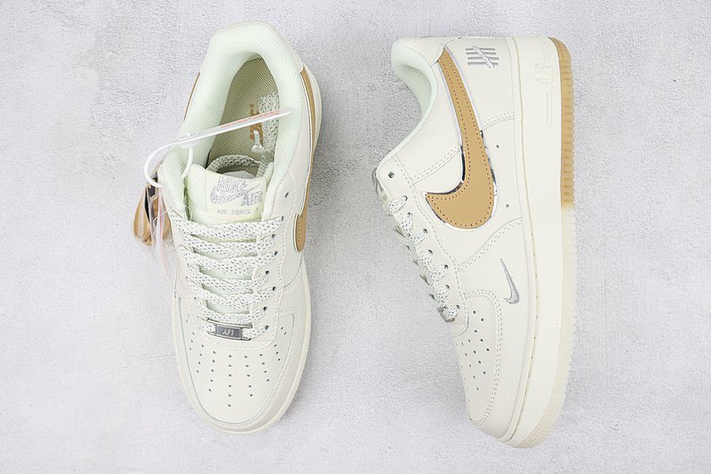 Undefeated x Nike Air Force 1 Low "Brown/Dark Grey/Sliver" фото № 7