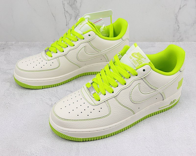 Undefeated x Nike Air Force 1 Low "Rice White/Neon Green" фото № 5