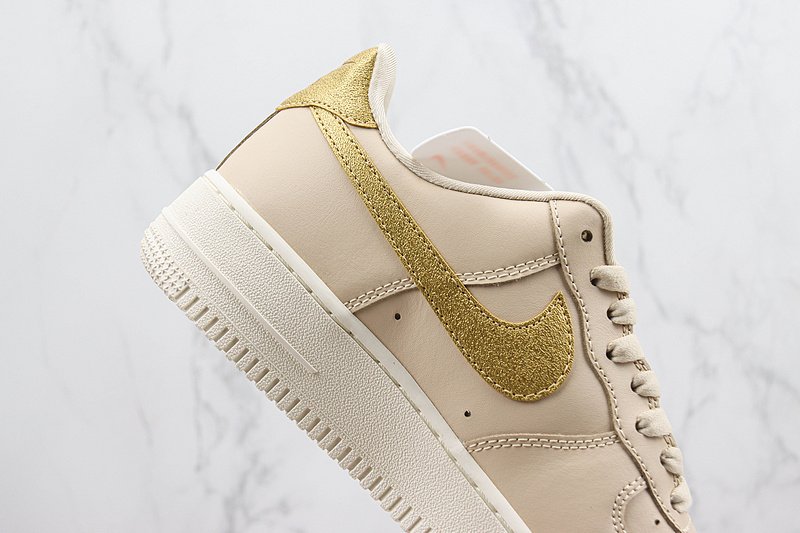 Nike Air Force 1 Low "Gold Swoosh/Beige" фото № 3