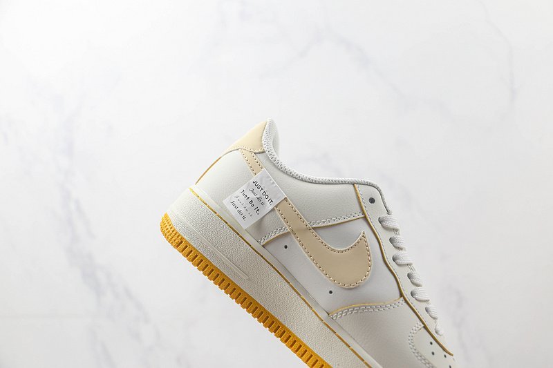 Nike Air Force 1 Low "Egg Yolk" фото № 3