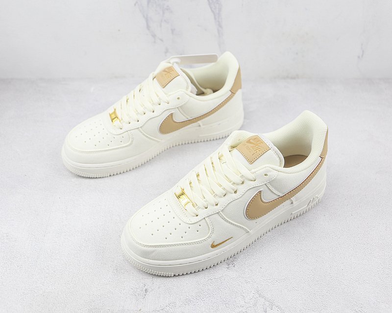 Nike Air Force 1 Low "Beige/Gold Swoosh" фото № 5