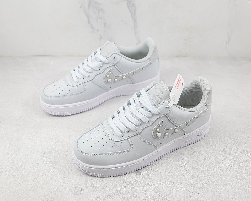 Nike Air Force 1 Low "Platinum/Pearl Swoosh" фото № 5
