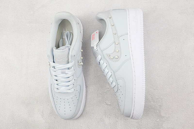 Nike Air Force 1 Low "Platinum/Pearl Swoosh" фото № 6