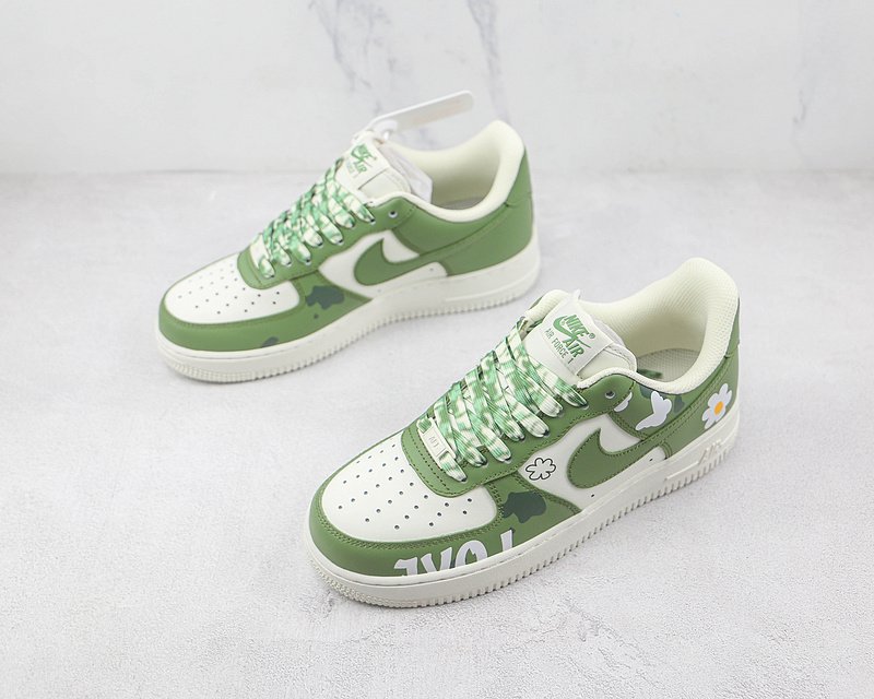 Nike Air Force 1 Low "Light Green/Love" фото № 5
