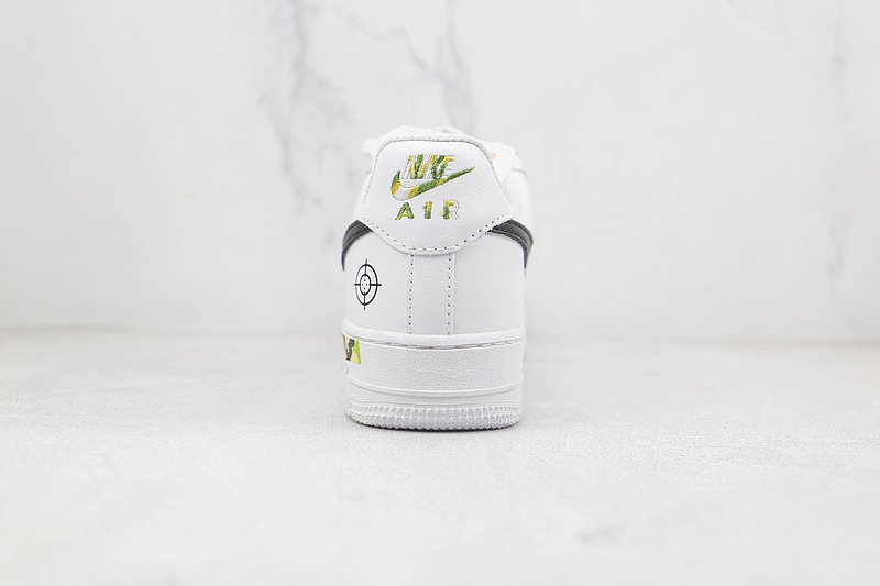 Nike Air Force 1 07 "White/Green" фото № 9