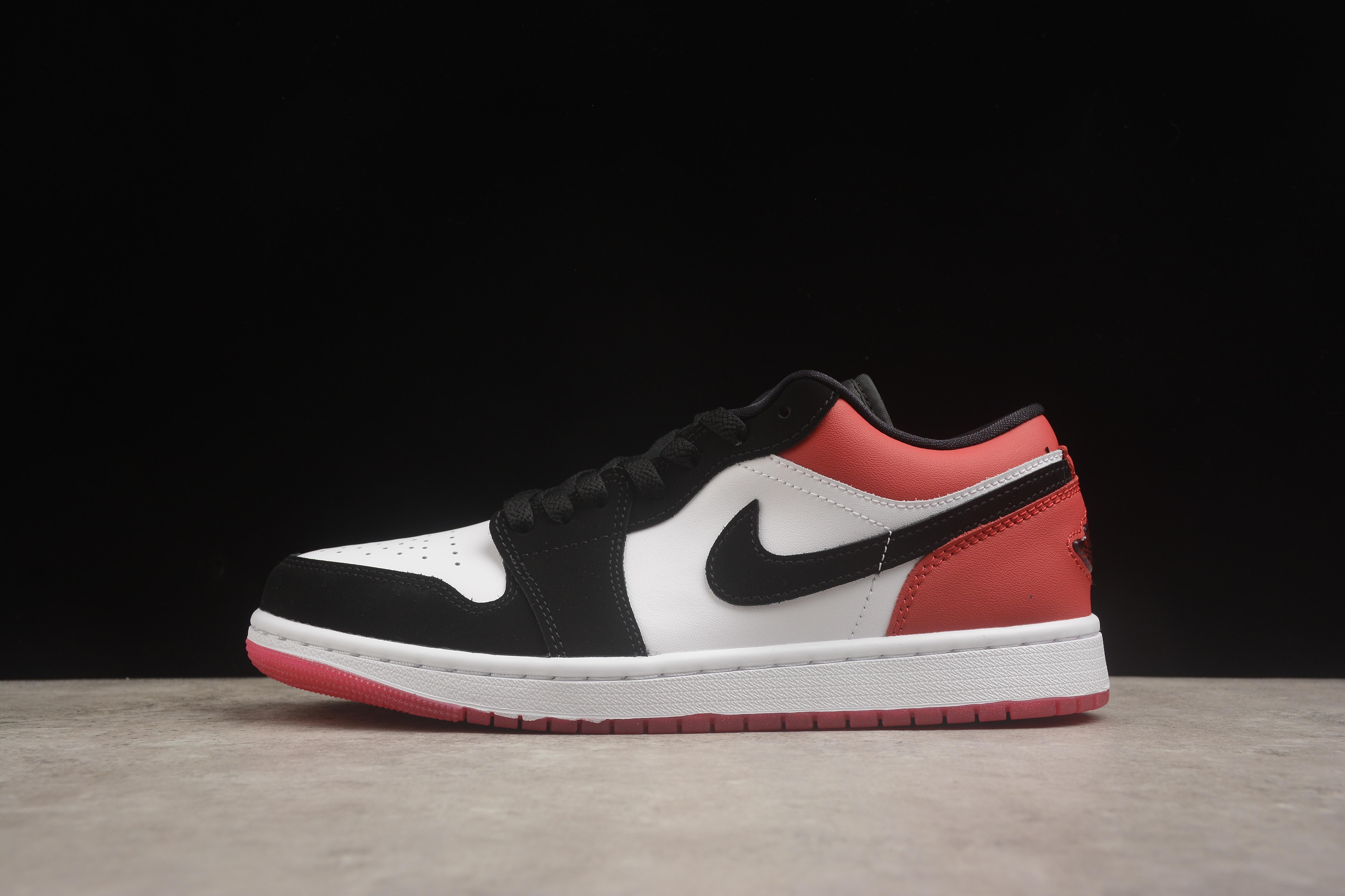 Nike Air Jordan 1 Low "Black Toe" фото № 2