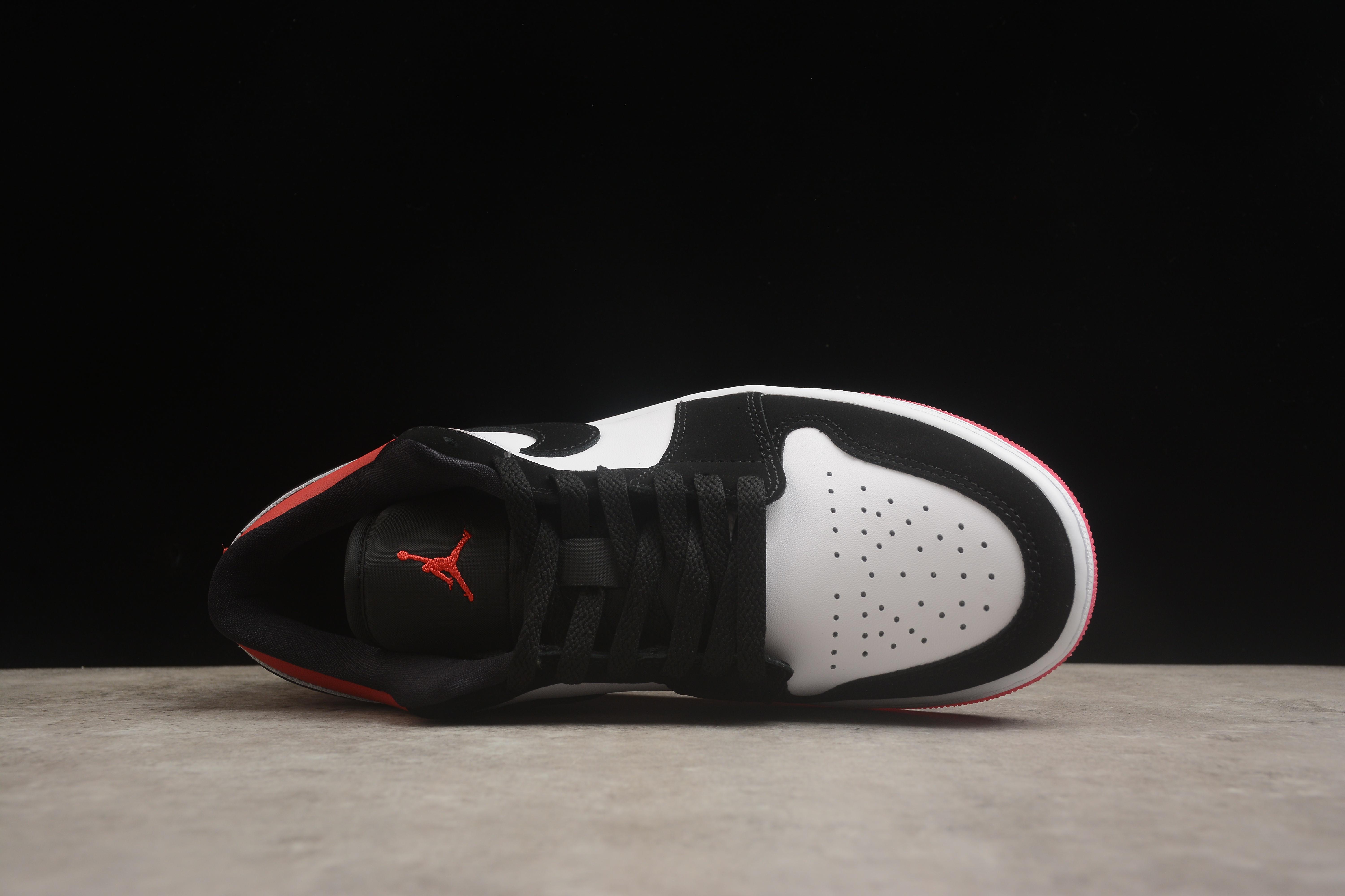 Nike Air Jordan 1 Low "Black Toe" фото № 3