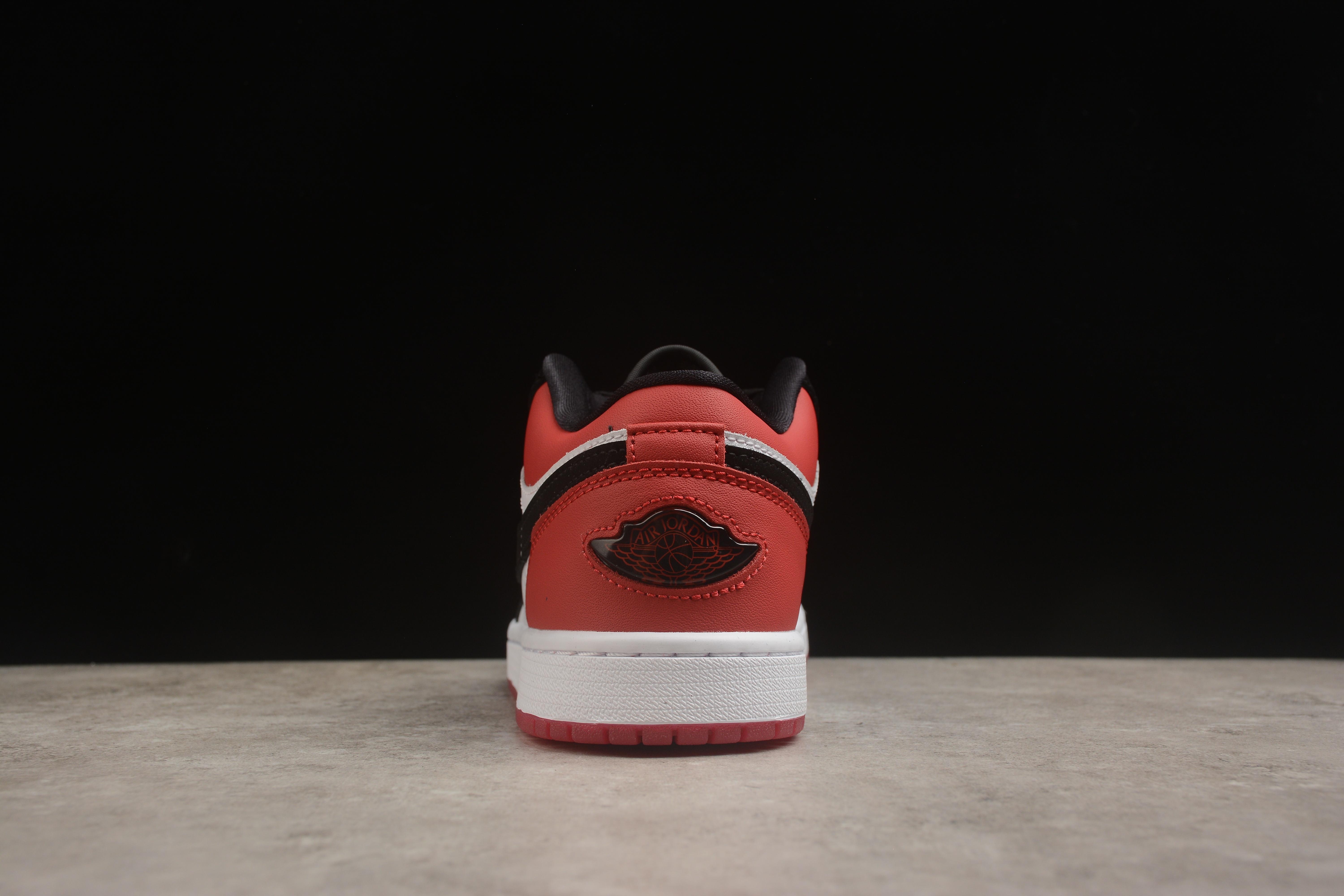 Nike Air Jordan 1 Low "Black Toe" фото № 5