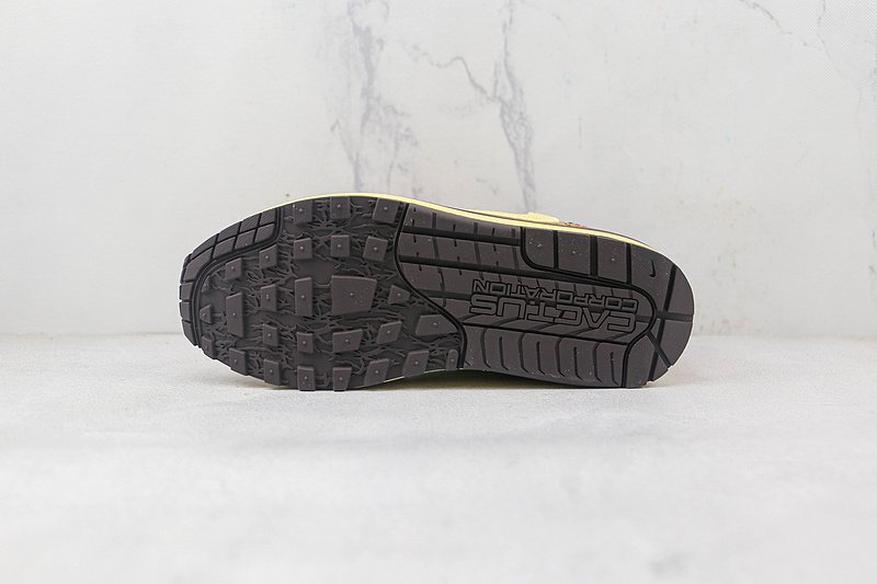 Travis Scott x Nike Air Max 1 "Wheat" фото № 8