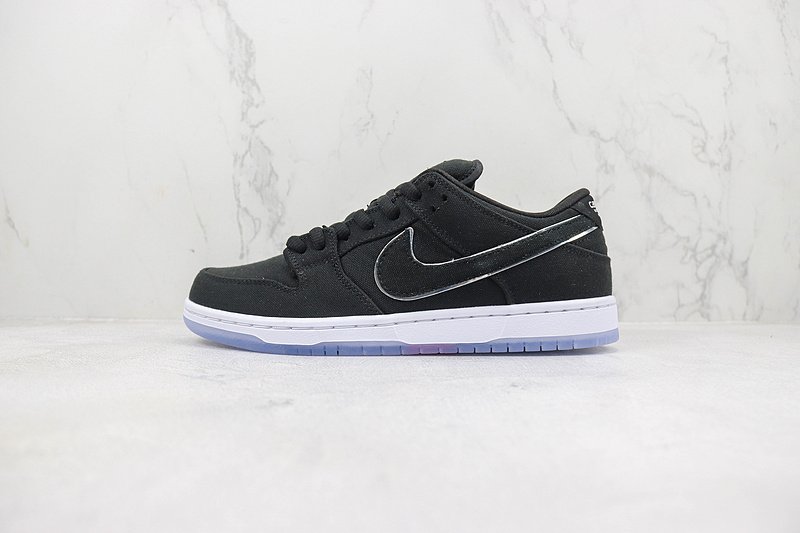 Eminem x Carhatt x Nike Dunk Low "Black/White" фото № 2