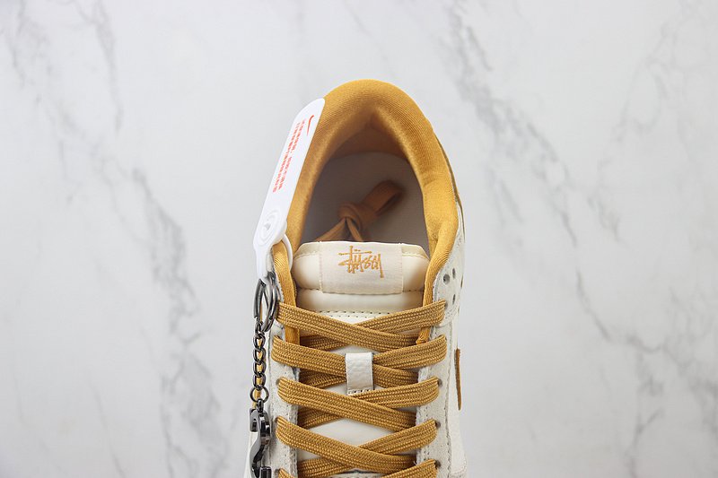 Stussy x Nike Dunk Low "Golden Hour" фото № 5