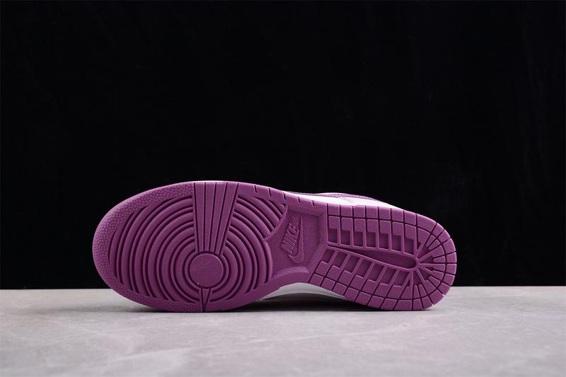 Nike Dunk Low "Light Plum" фото № 6
