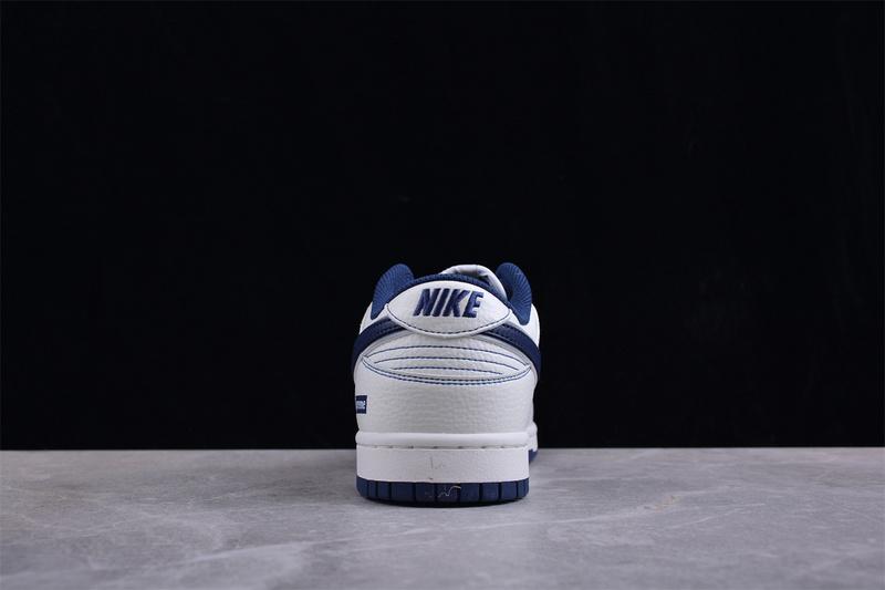 Supreme x Nike Dunk Low "White/Blue" фото № 2