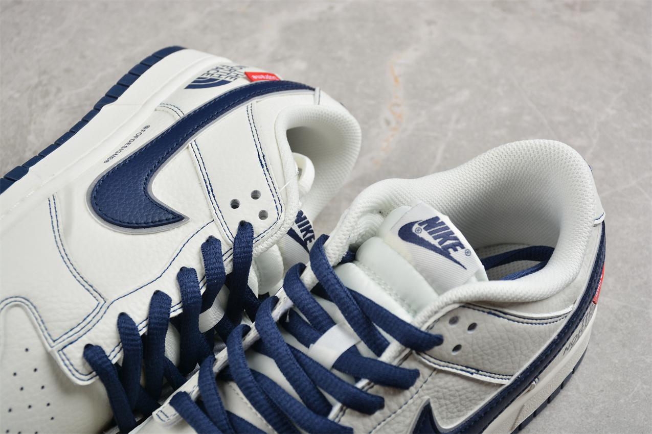 The North Face x Nike SB Dunk Low Supreme "Blue/White" фото № 8