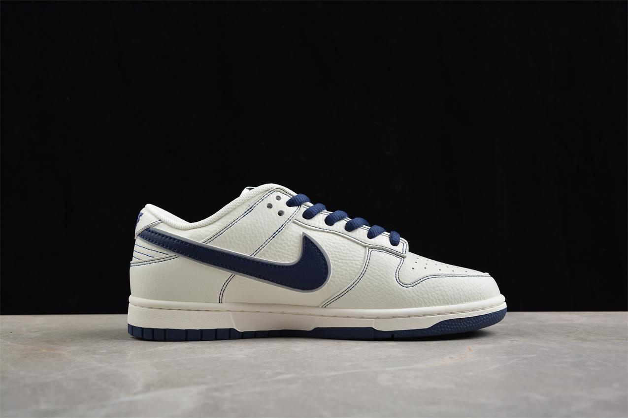 The North Face x Nike SB Dunk Low Supreme "Blue/White" фото № 2
