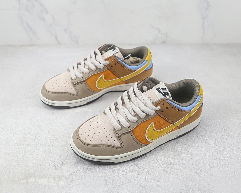 Otomo Katsuhiro x Nike SB Dunk Low "Beige Browny" фото № 5