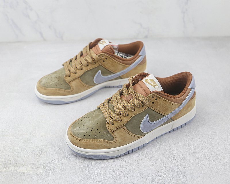 Otomo Katsuhiro x Nike SB Dunk Low "Yellow Green" фото № 5