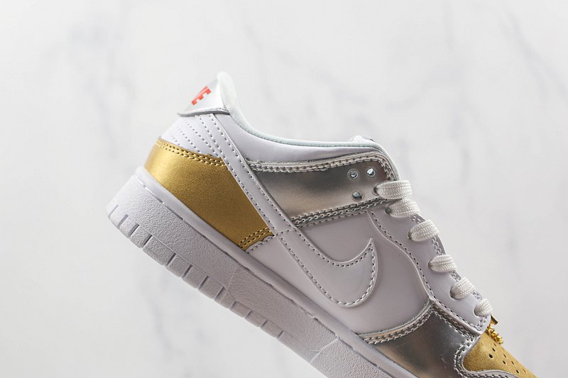 Nike Dunk Low SE "Silver Gold Metallic" фото № 4