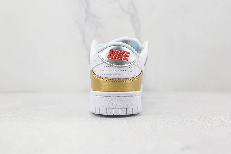 Nike Dunk Low SE "Silver Gold Metallic" фото № 8