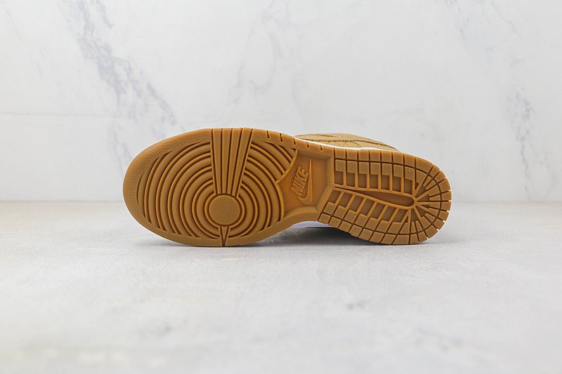 Nike SB Dunk Low Quilted "Wheat" фото № 9
