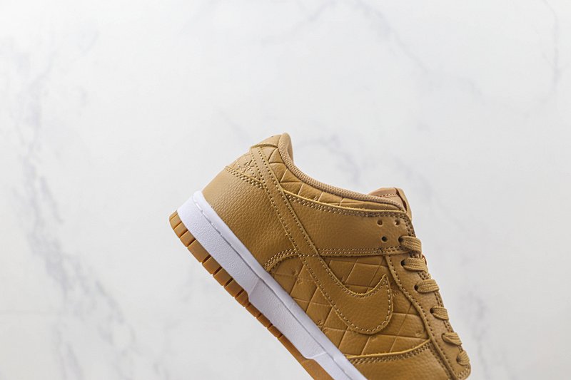 Nike SB Dunk Low Quilted "Wheat" фото № 4