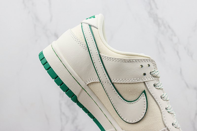 Traviis Scott x Nike Dunk Low "Green Canvas" фото № 4